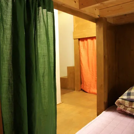 Urban Art Stay - Hostel